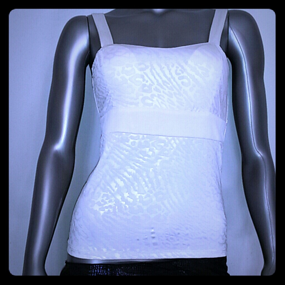 SALE!! // $10!! • Pearl Shimmer Tank / (L)